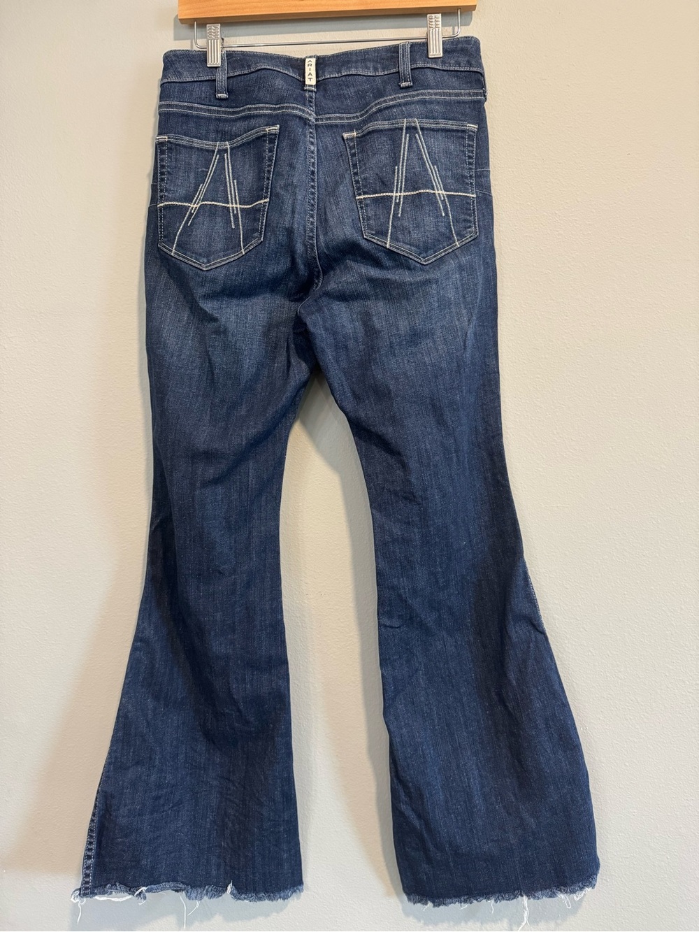 Ariat Women's R.E.A.L. High Rise Reagan Flare Jean Raw Hem 30S - Picture 4 of 8
